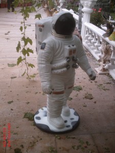 Küçük Astronot Heykel