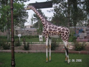 Küçük Zürafa Heykeli